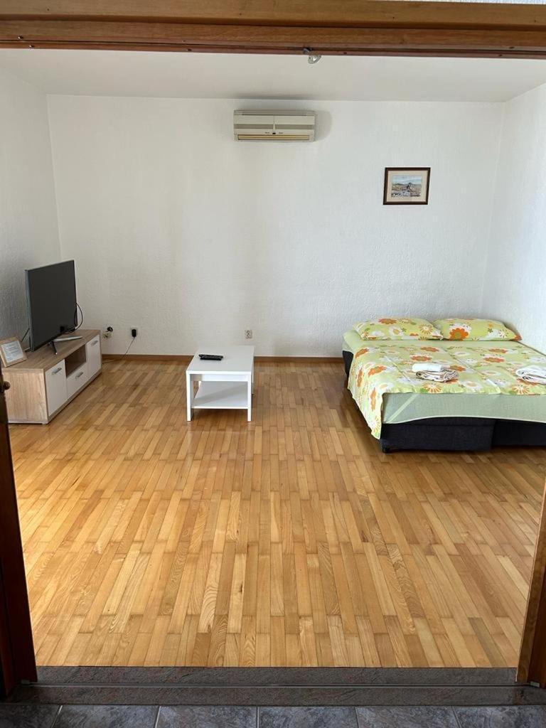 Apartments By The Sea Slatine, Ciovo - 1128 Exterior photo